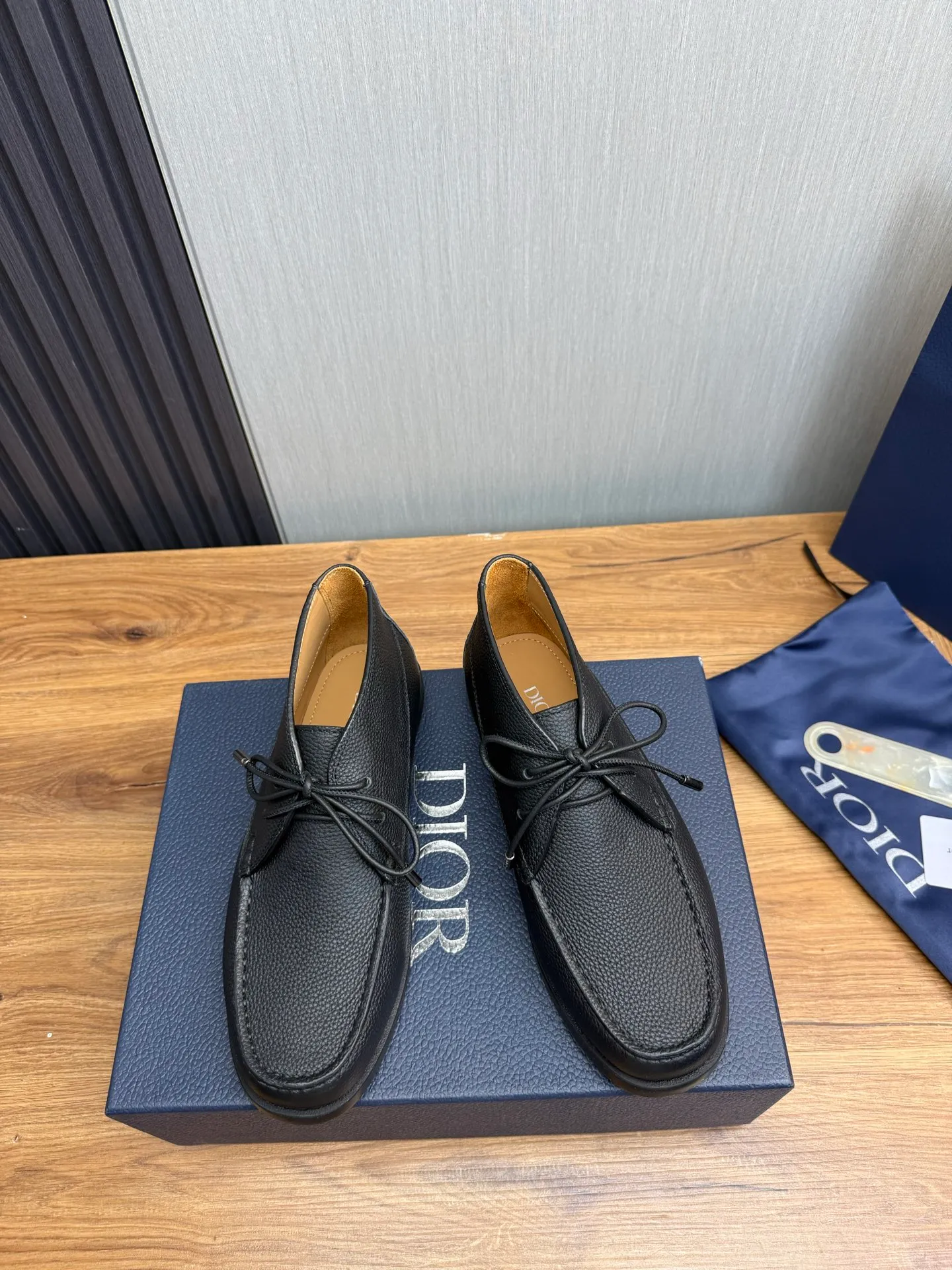 Factory price 620💰 [Dior] Men’s official website na hot sale🔥Imported cowhide + cowhide lining. Original rubber wear-resistant outsole. High quality shipment ⬆️Code number 38-44, (45 customized)